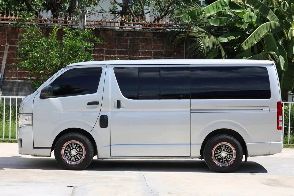 2012 Toyota HiAce V (H200) 3