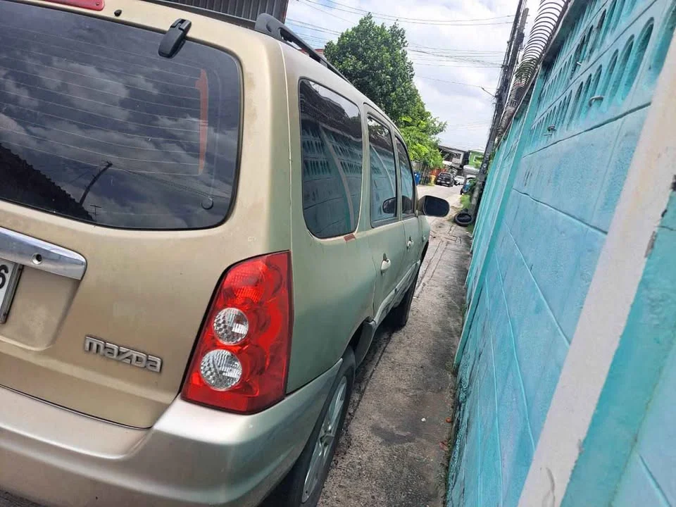 2005 Mazda Tribute I 2