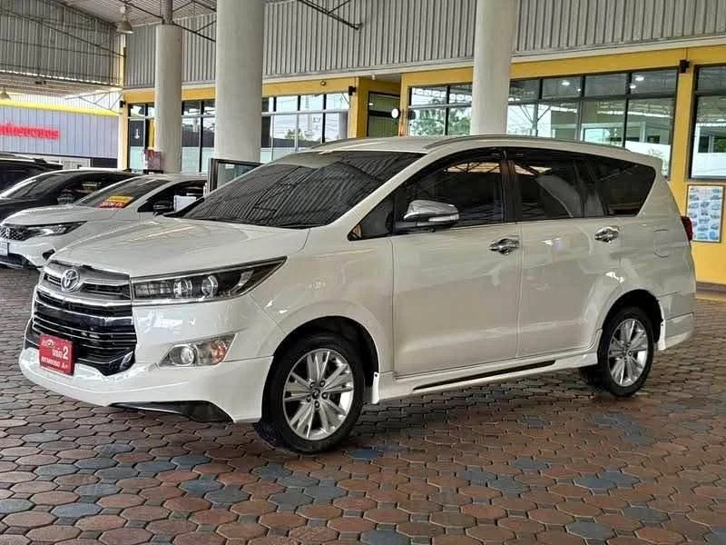 2017 Toyota Innova II 3