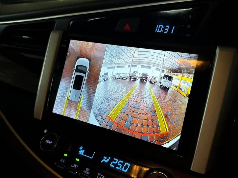 2017 Toyota Innova II 2