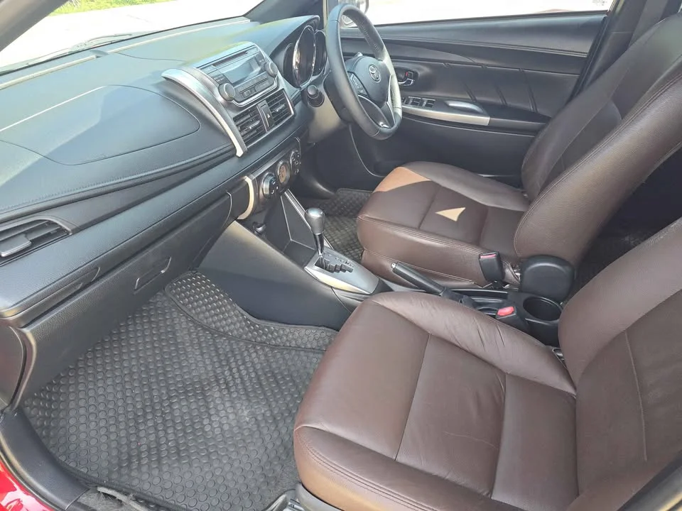 2015 Toyota Yaris III 2