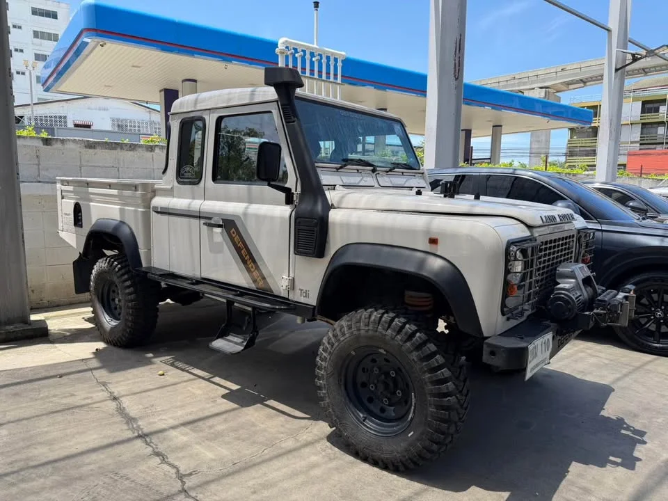 1997 Land Rover Defender 90 2