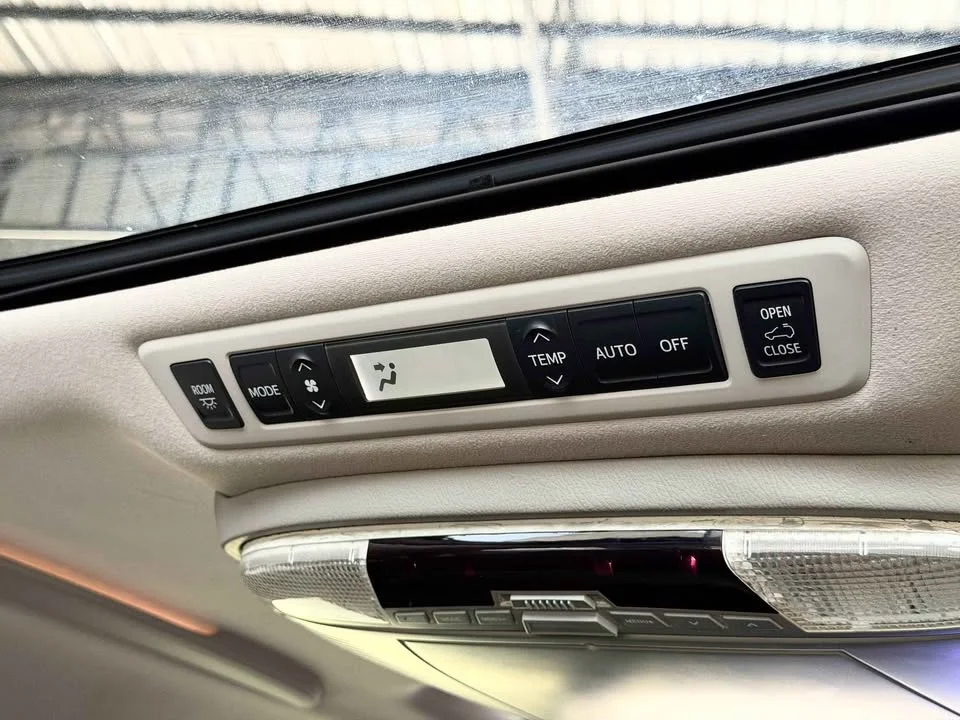 2011 Toyota Alphard, Vellfire II (AH20) 3