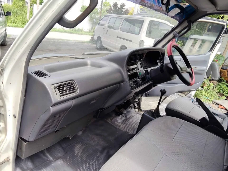 1999 Toyota Commuter IV (H100) 3