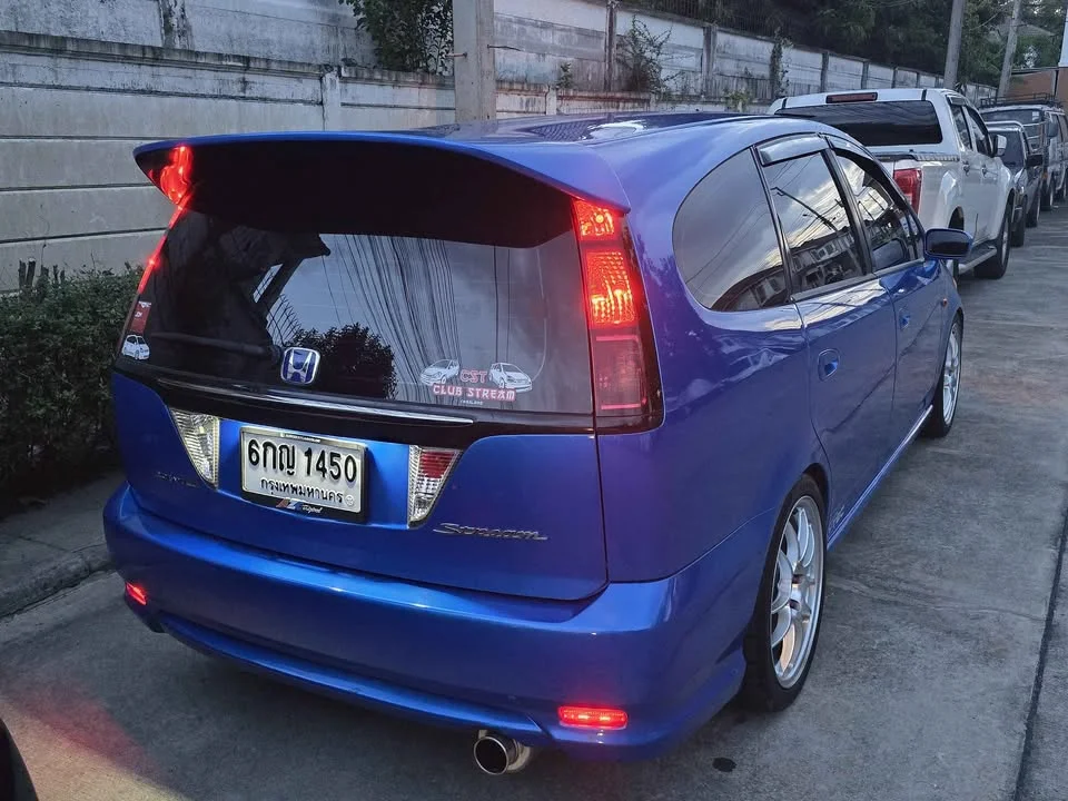 2005 Honda Stream I 3