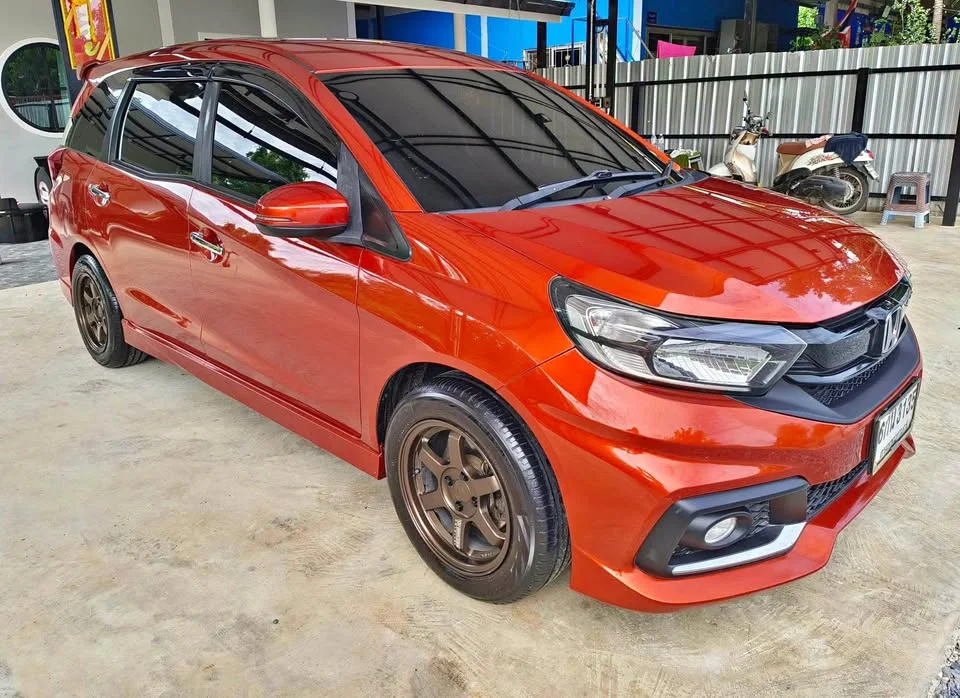 2017 Honda Mobilio II 2
