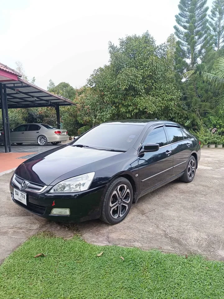 2004 Honda Accord VII 2