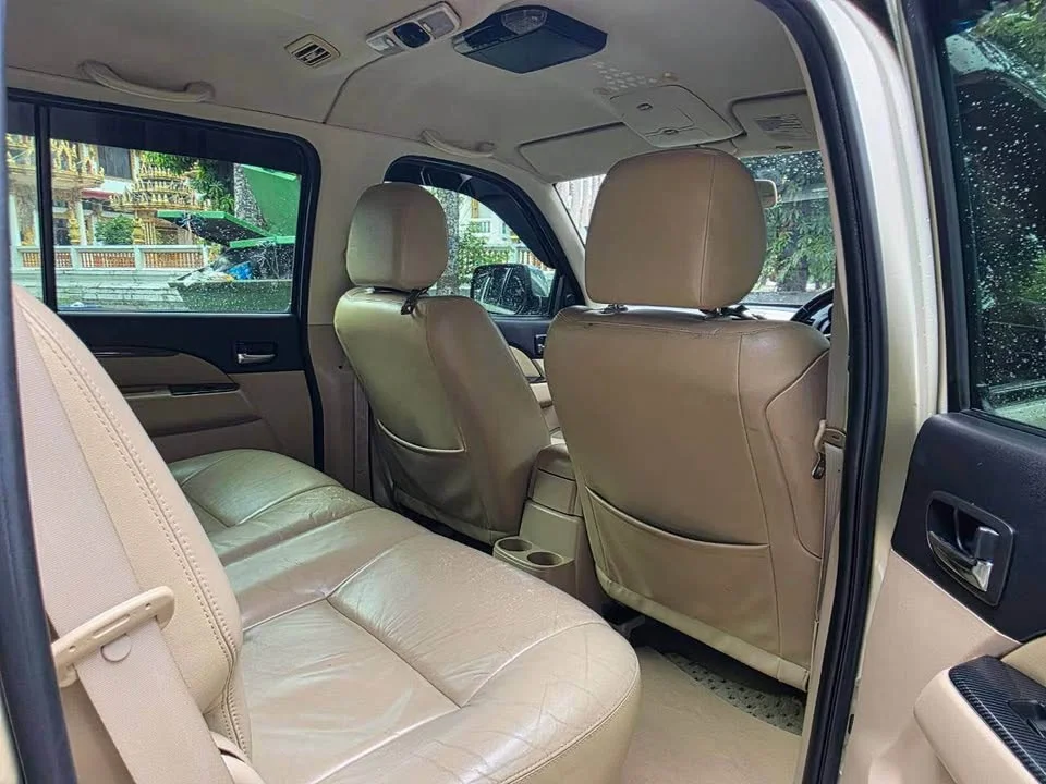 2011 Ford Everest I 3