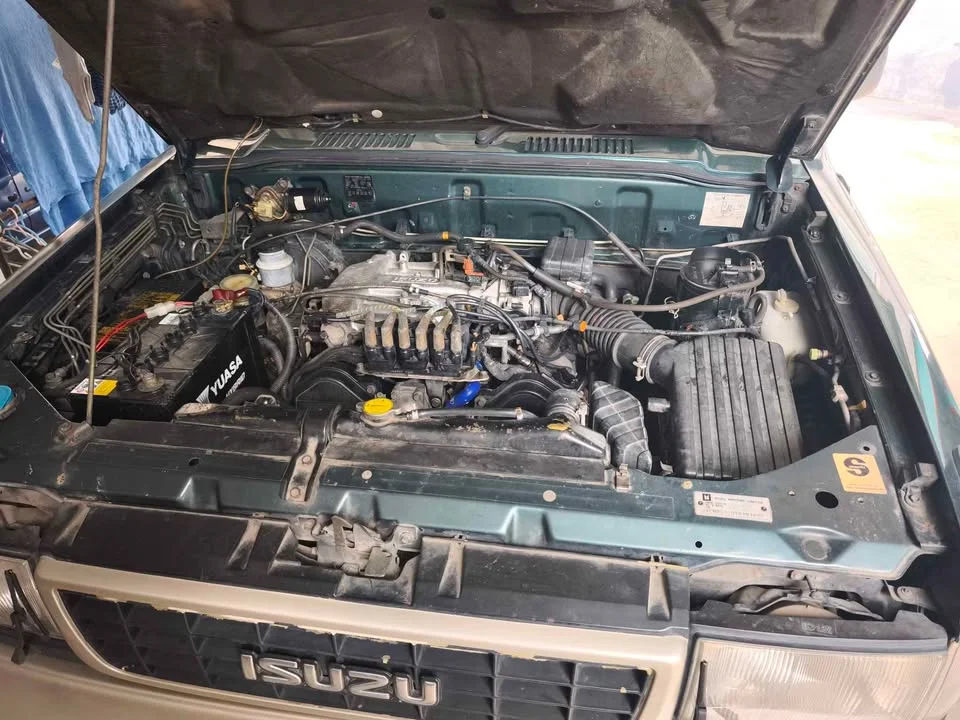 Isuzu Trooper II 3