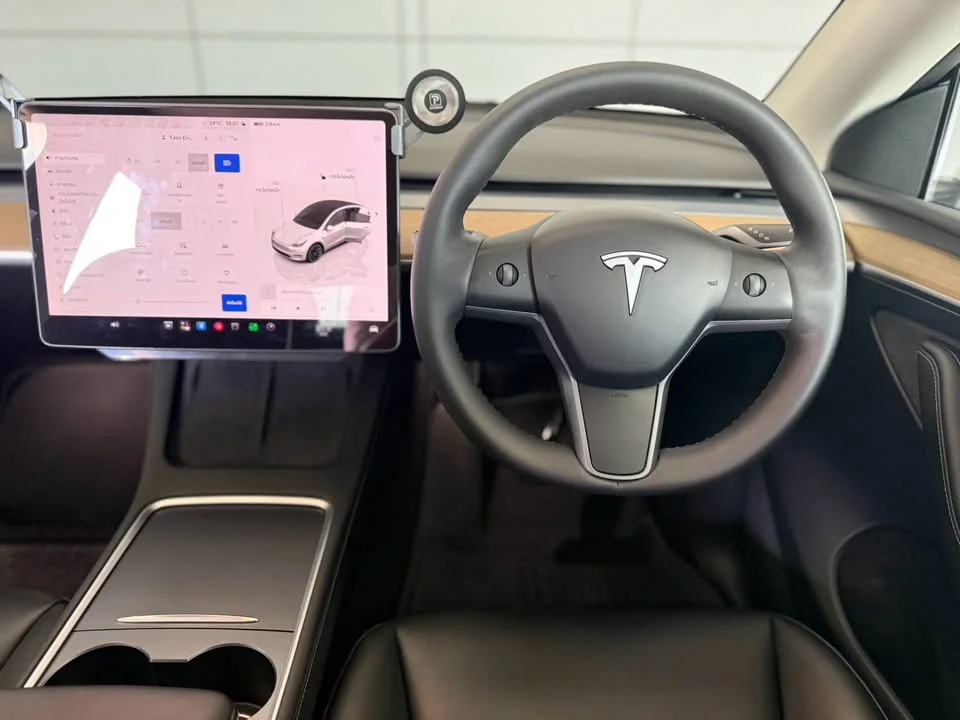 2023 Tesla Model Y 3
