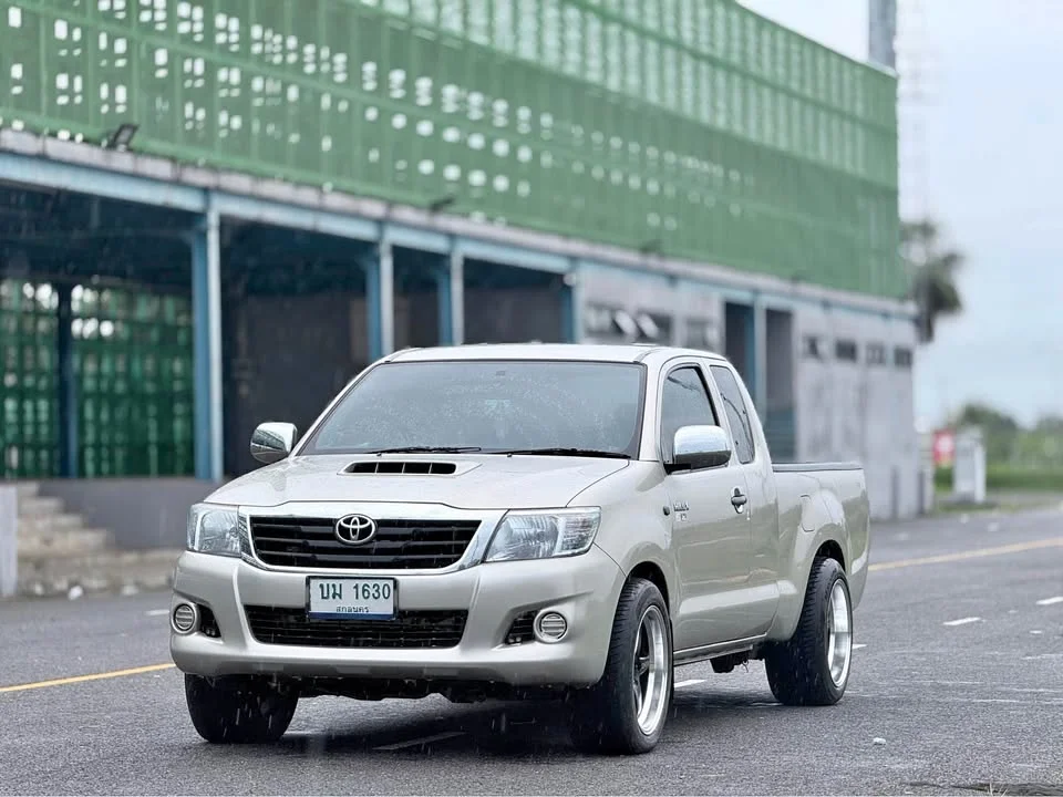 2013 Toyota Hilux VII 2