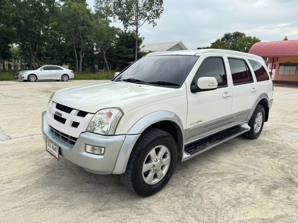 2005 Isuzu MU-7 2