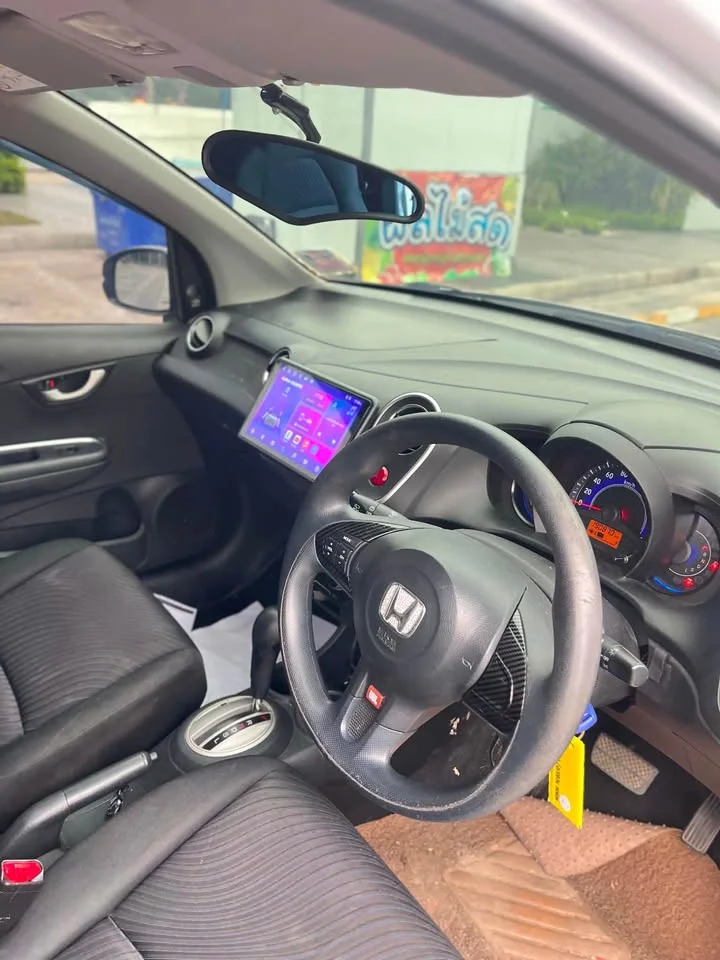 2015 Honda Mobilio II 2