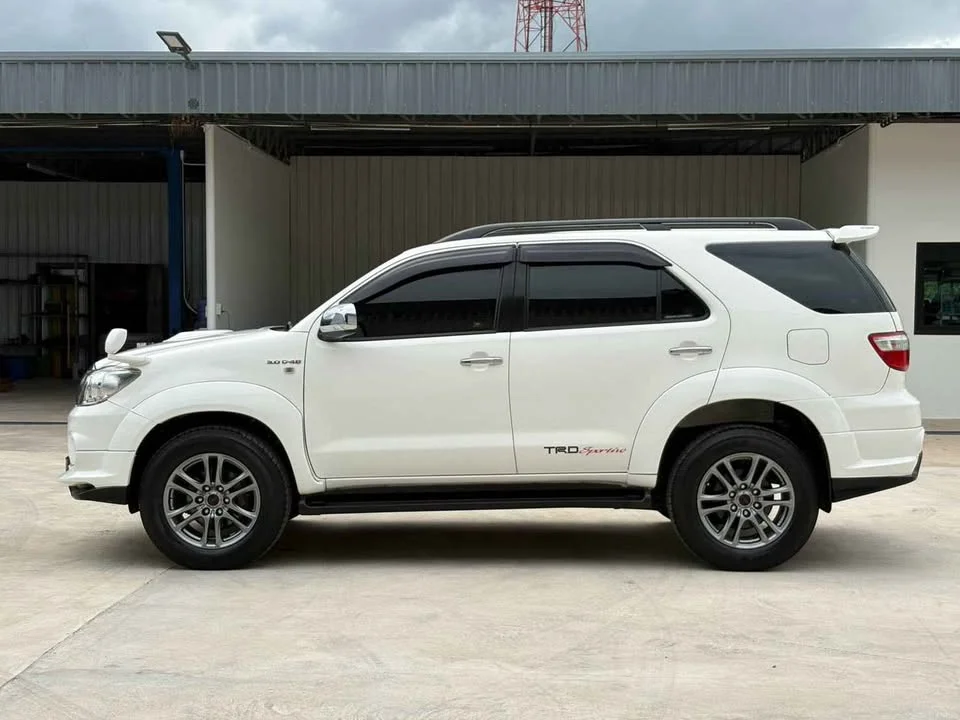 2010 Toyota Fortuner I 2