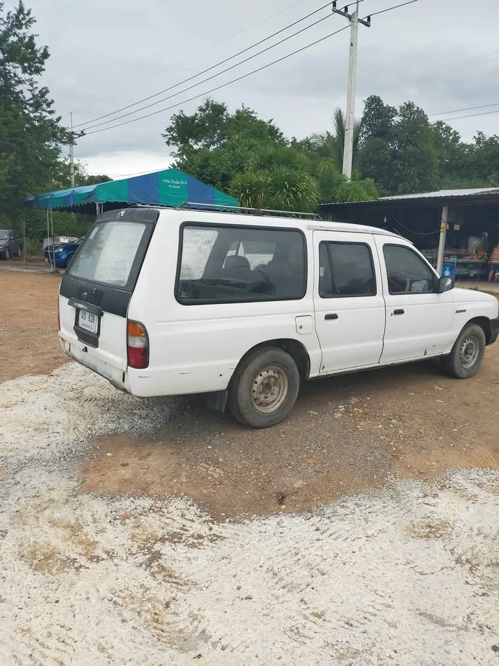 2000 Mazda 2500 Fighter V 3