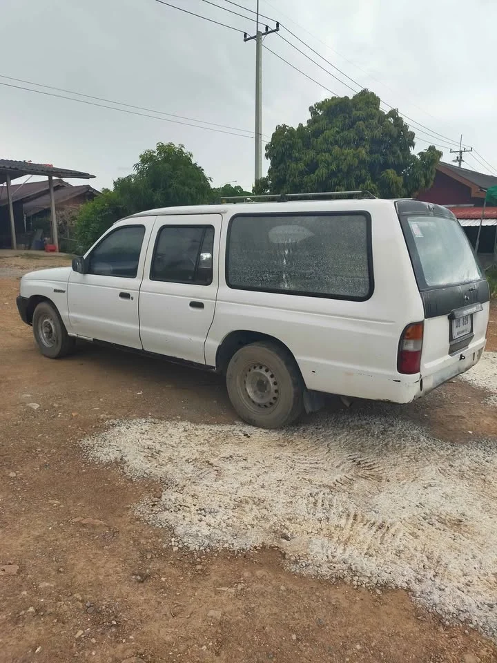 2000 Mazda 2500 Fighter V 2