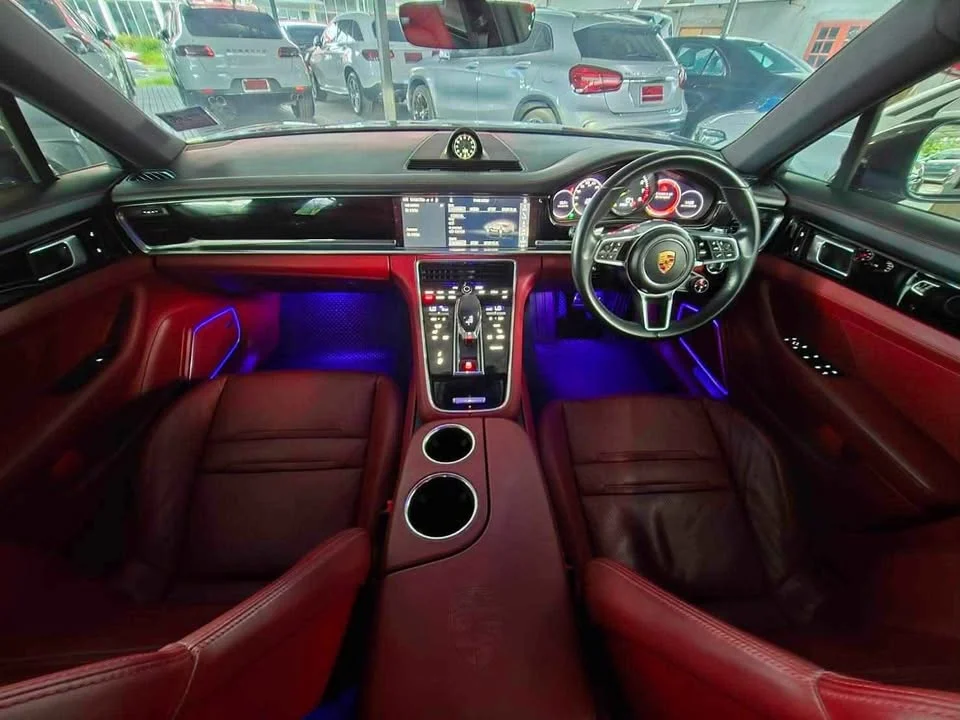 2018 Porsche Panamera II 2
