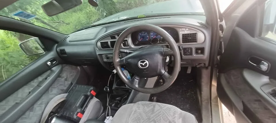 2004 Mazda 2500 Fighter V 2