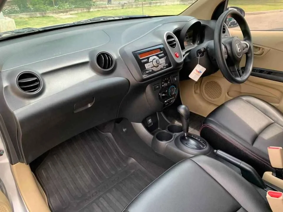 2015 Honda Mobilio II 3