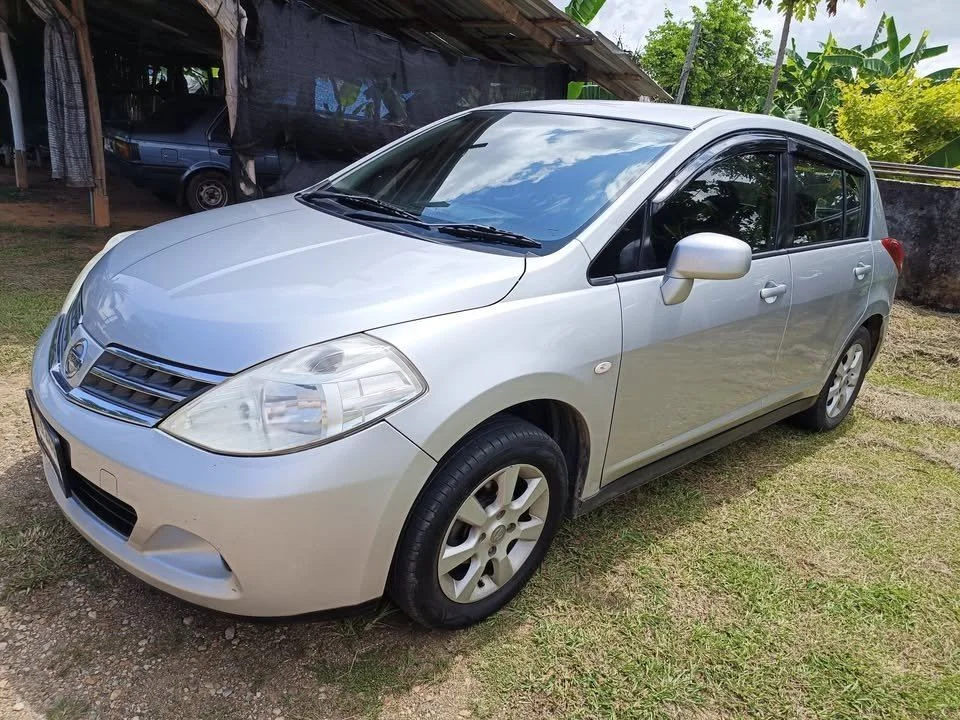 2010 Nissan Tiida I (C11) 3