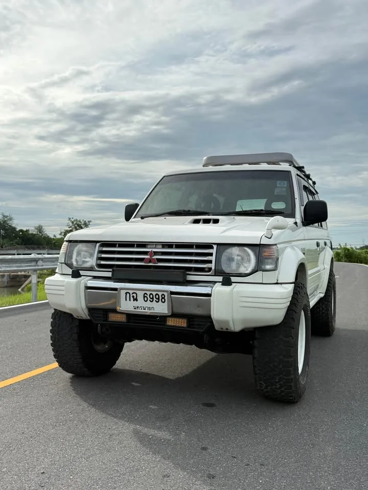 1995 Mitsubishi Pajero II 2