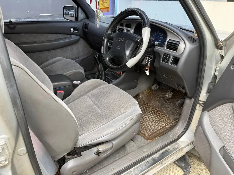 2003 Mazda 2500 Fighter V 3