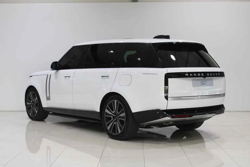 2026 Land Rover Range Rover V 3