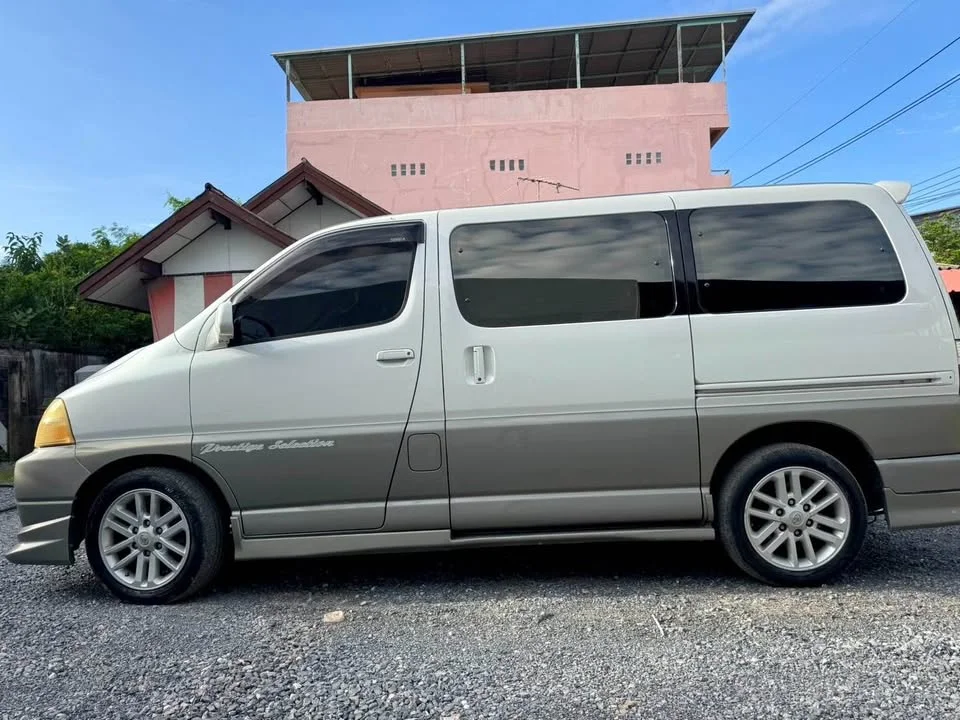 2001 Toyota Granvia H100 3