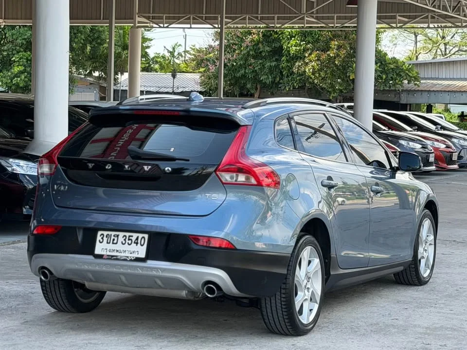 2015 Volvo V40 II 2