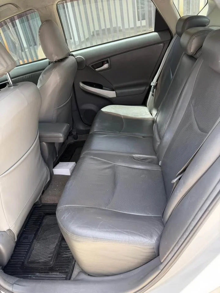 2011 Toyota Prius III 2