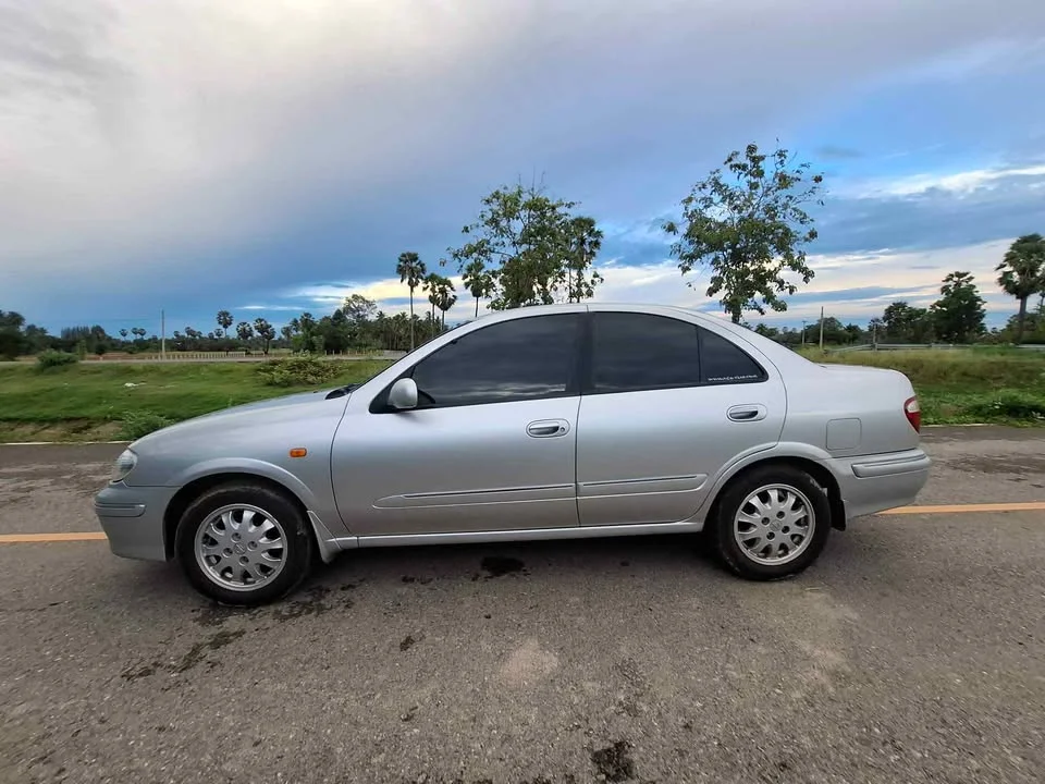 2002 Nissan Sunny N16 3