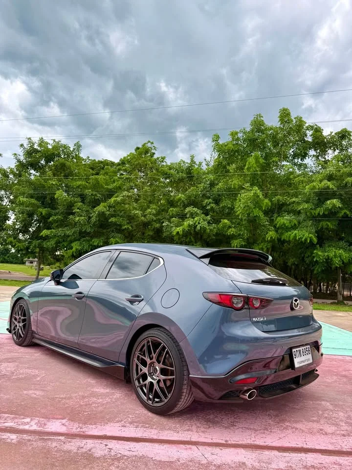 2019 Mazda 3 IV 3