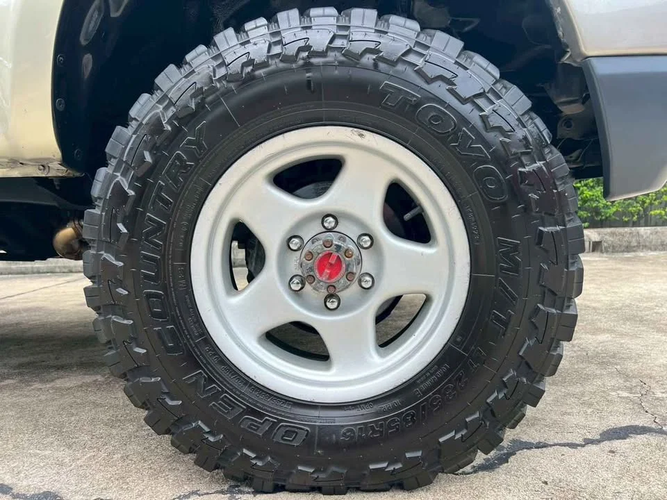 2003 Toyota Hilux Tiger VI 3