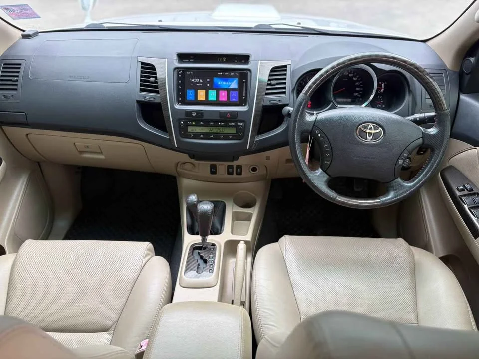 2010 Toyota Fortuner I 2
