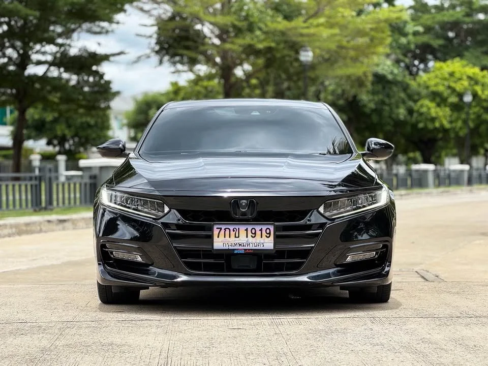 2020 Honda Accord X 2