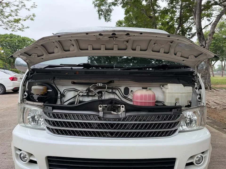 2009 Toyota Commuter V (H200) 3