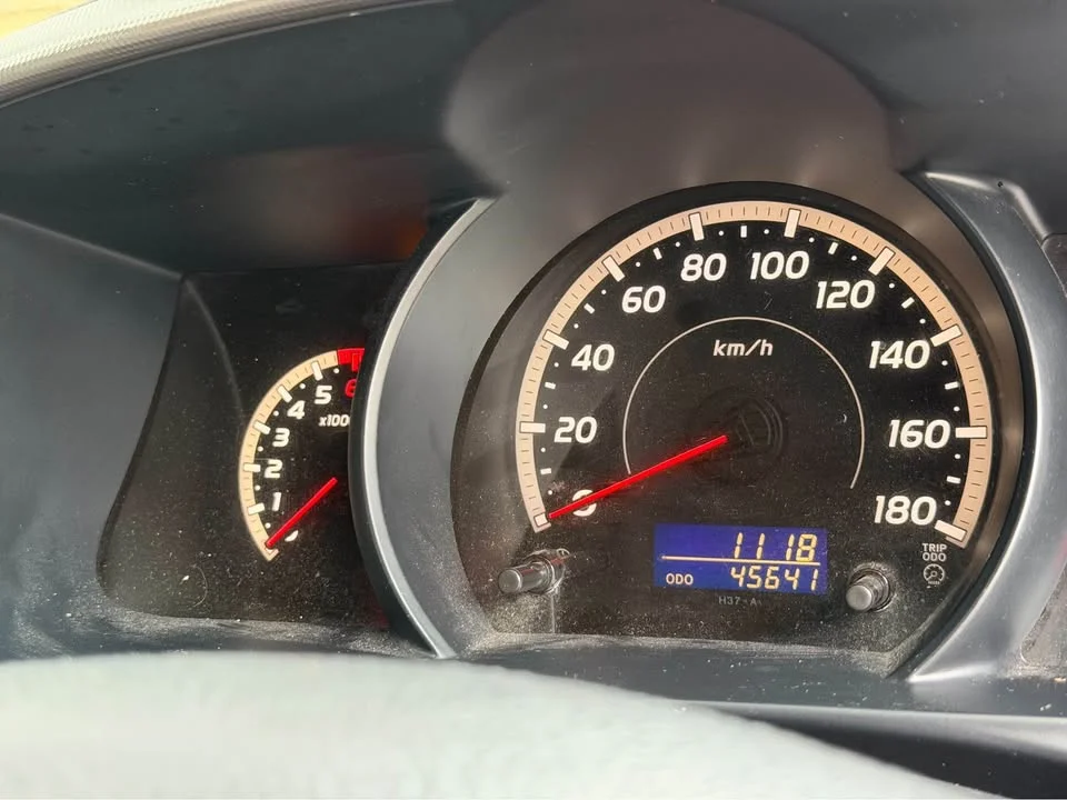 2009 Toyota Commuter V (H200) 2