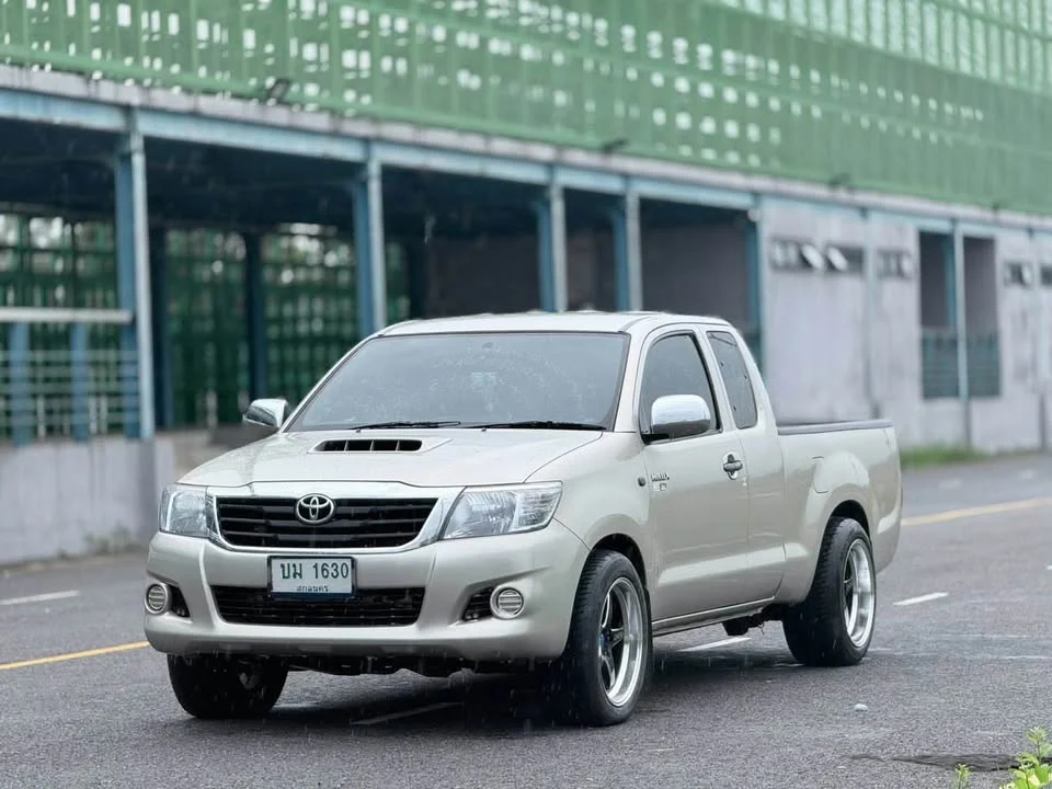 2013 Toyota Hilux VII 3