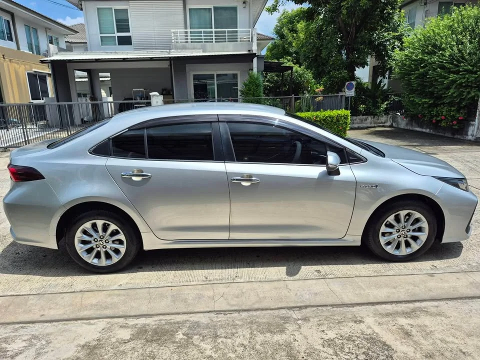 2020 Toyota Corolla Altis XII (E210) 3