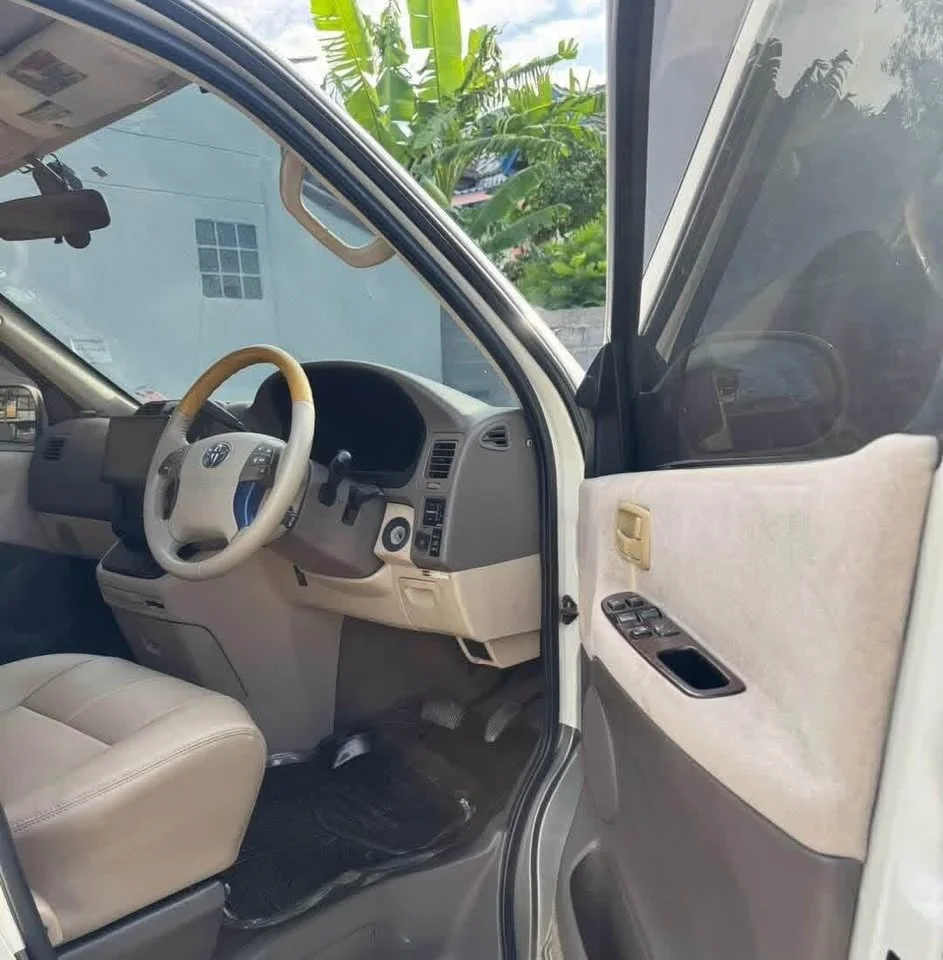2001 Toyota Granvia H100 3