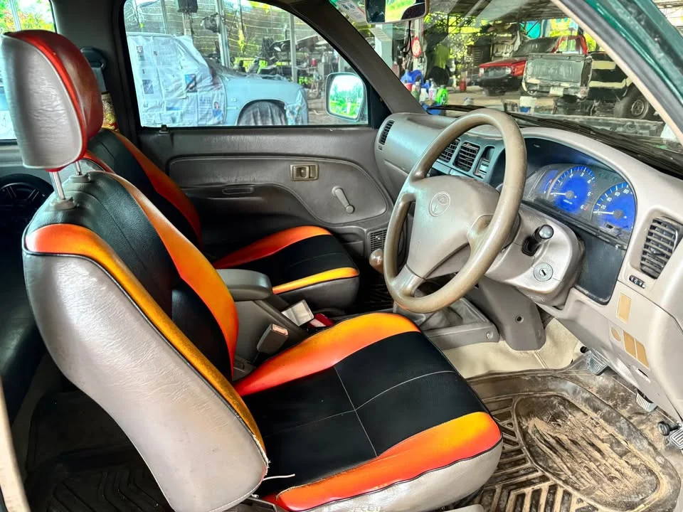 2004 Toyota Hilux Tiger VI 2