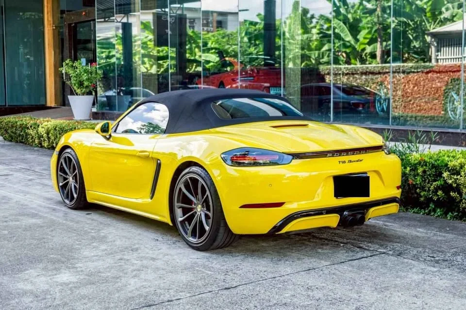2017 Porsche 718 Boxster and Cayman IV 3