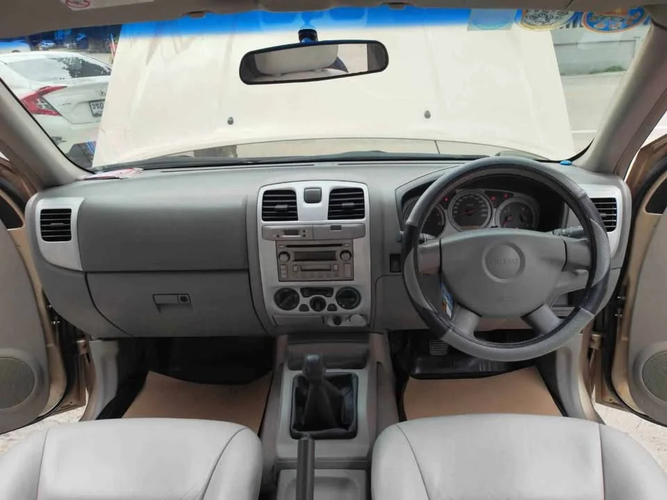 2005 Isuzu MU-7 3