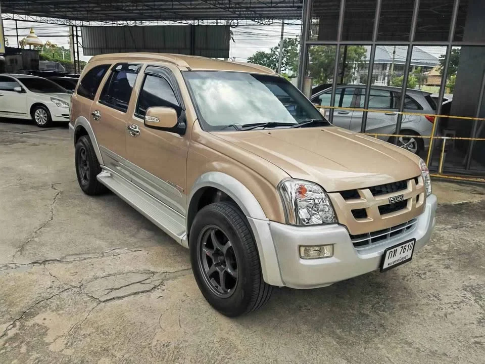 2005 Isuzu MU-7 2