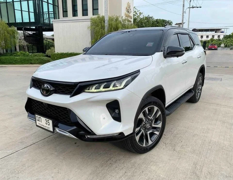 2023 Toyota Fortuner II 2