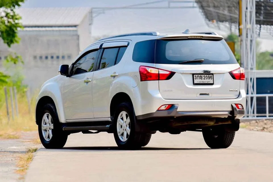 2014 Isuzu MU-X I 2