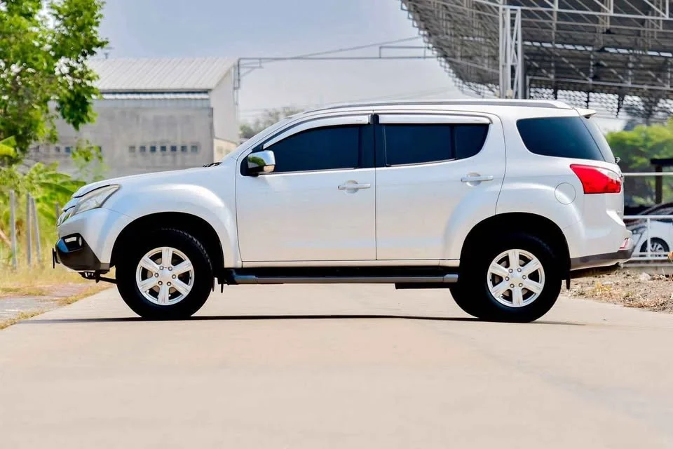 2014 Isuzu MU-X I 3