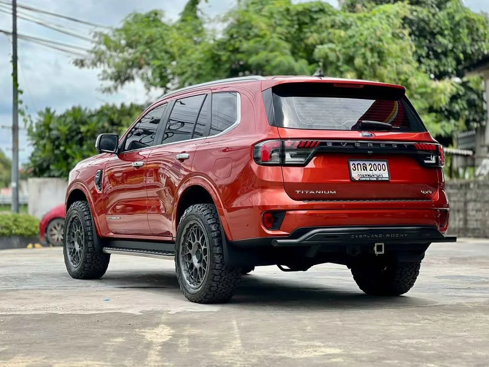 2023 Ford Everest III 3