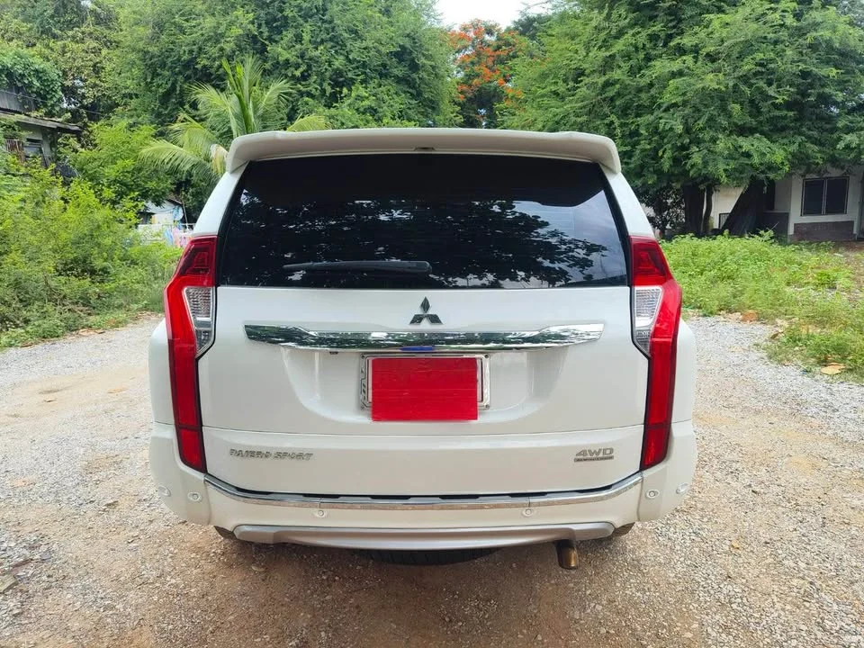 2016 Mitsubishi Pajero Sport III 2