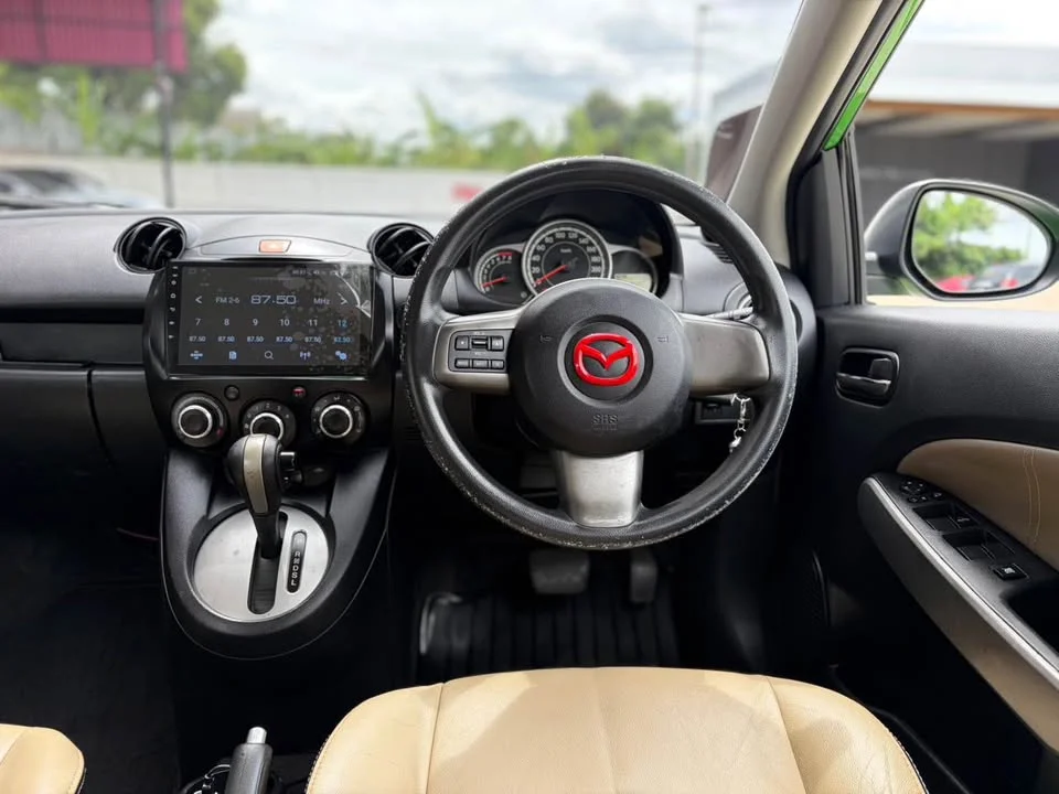 2012 Mazda 2 II 3
